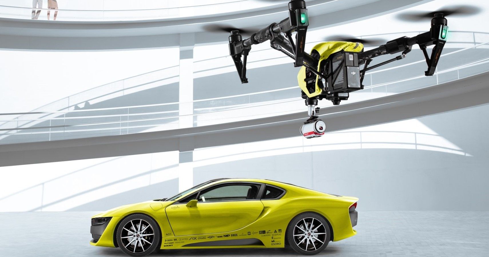 Rinspeed Etos Concept with its drone in action