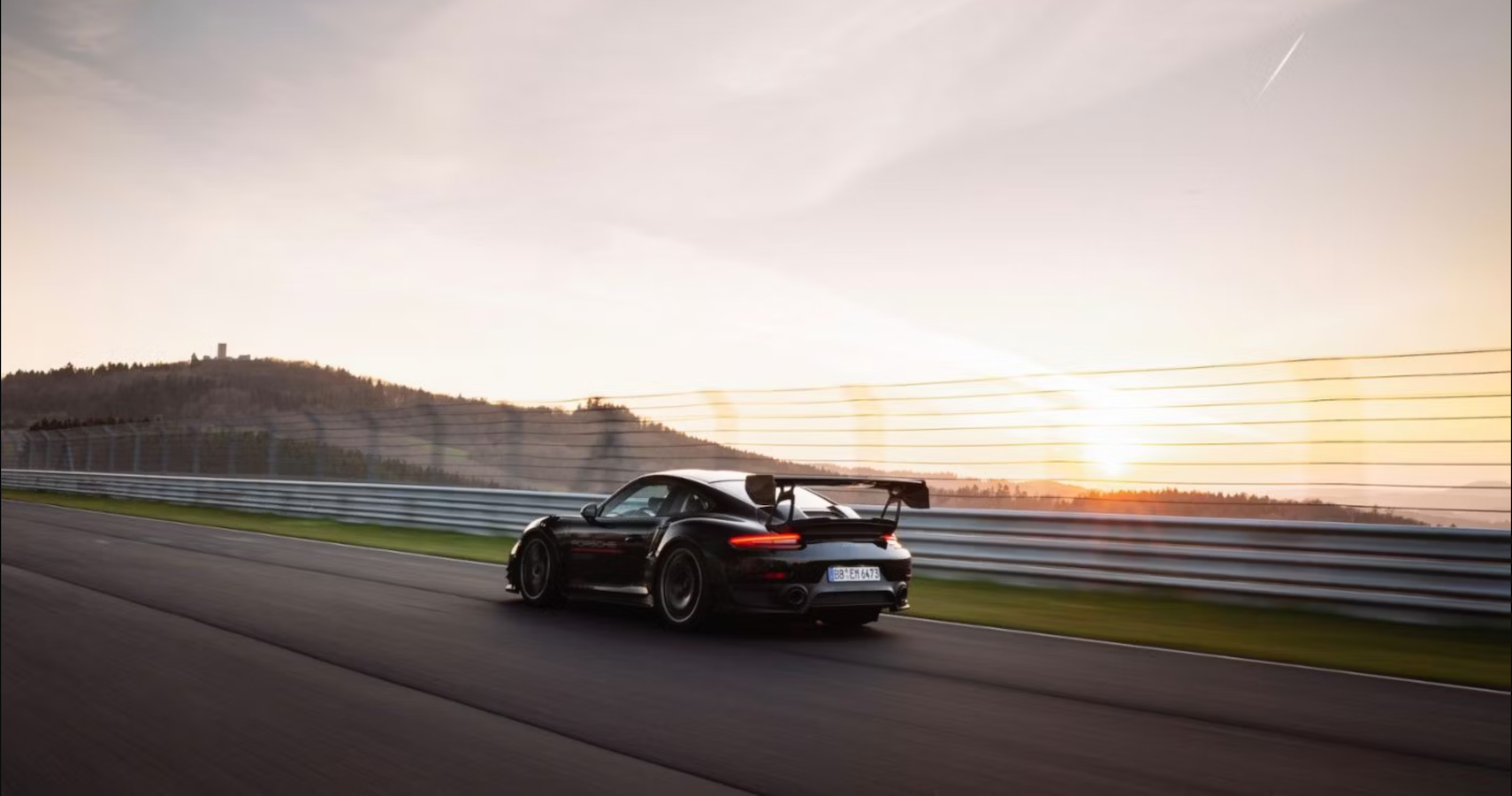 Here's What Makes The Porsche 918 Spyder So Awesome