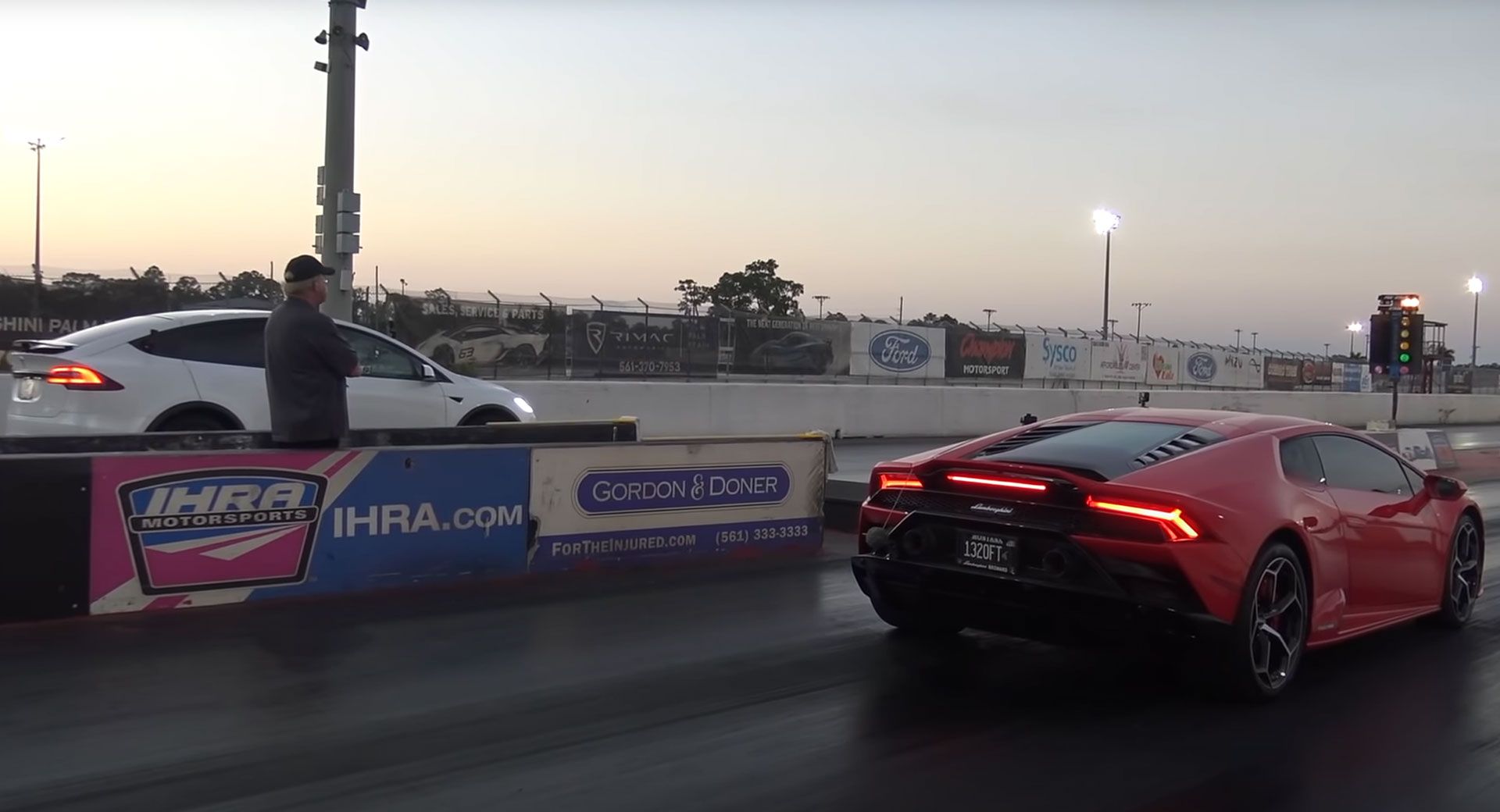Tesla-Model-X-Plaid-v-Lamborghini-Huracan-Evo