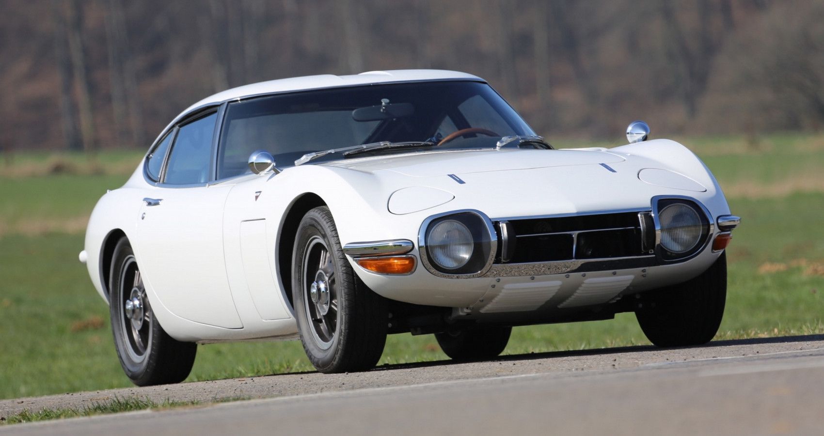 Toyota 2000GT - Front