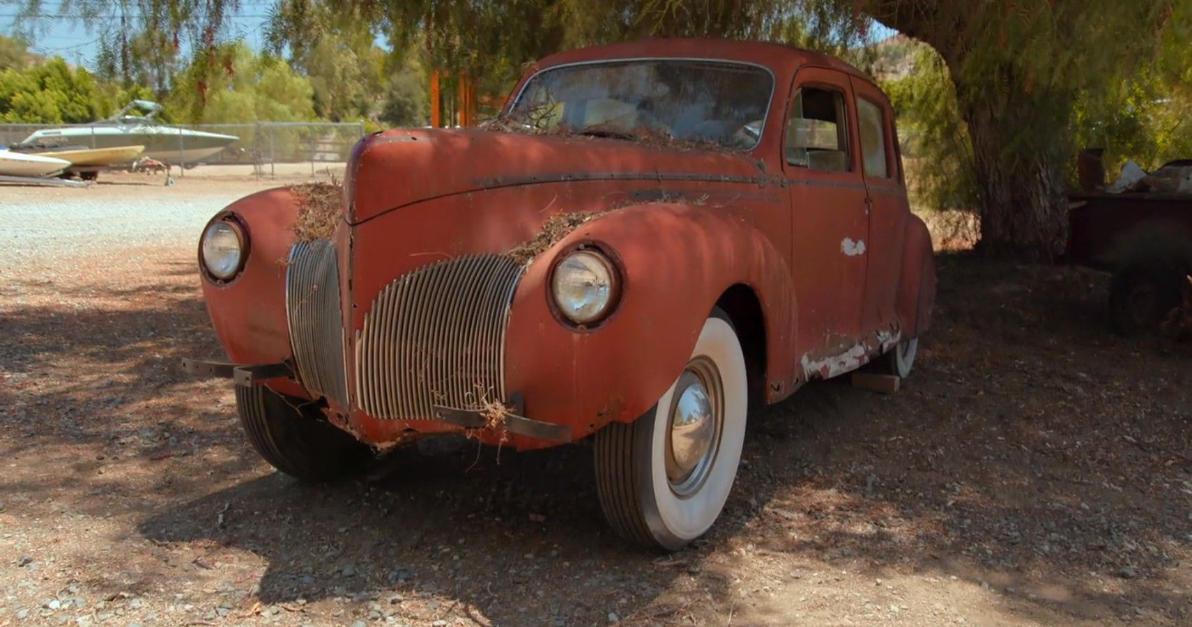 1940s Lincoln Zephyr barn find, front