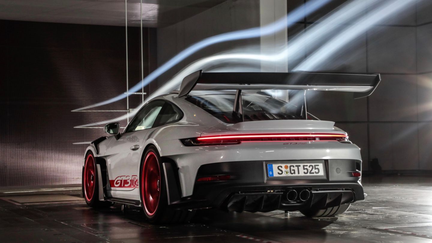 Here’s Why The 2023 Porsche 911 GT3 RS Is An Aerodynamic Masterpiece