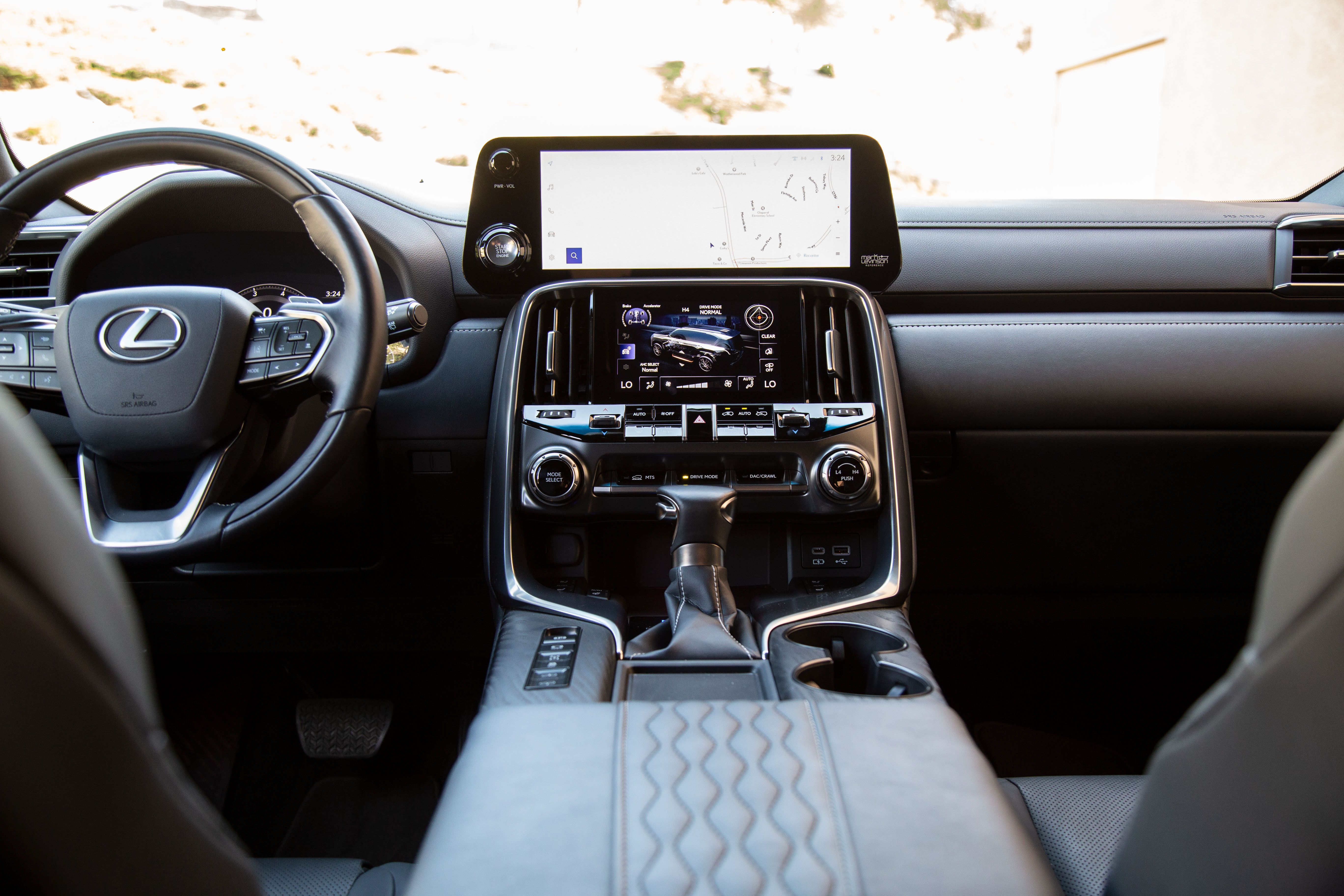 Приборная панель Lexus LX 600 Ultra Premium 2022
