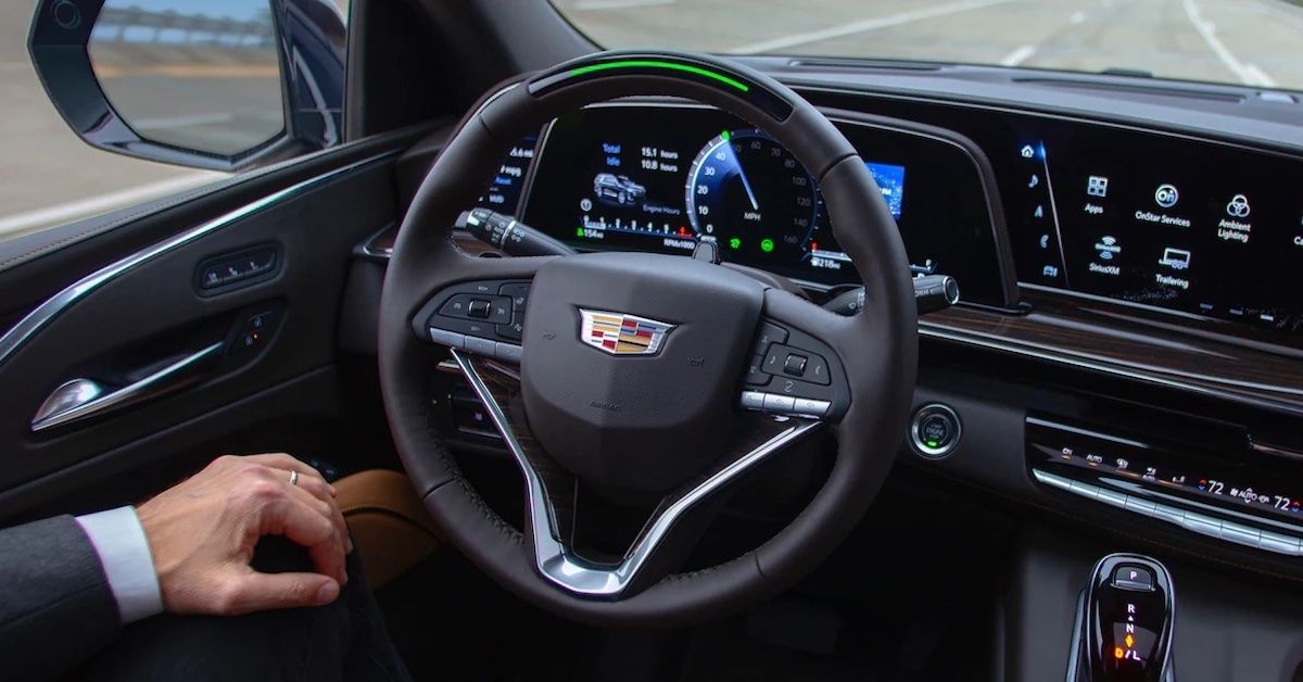 discover-cadillac-supercruise-steering wheel