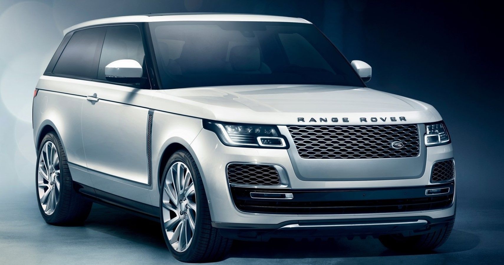 2019 Land Rover Range Rover in white