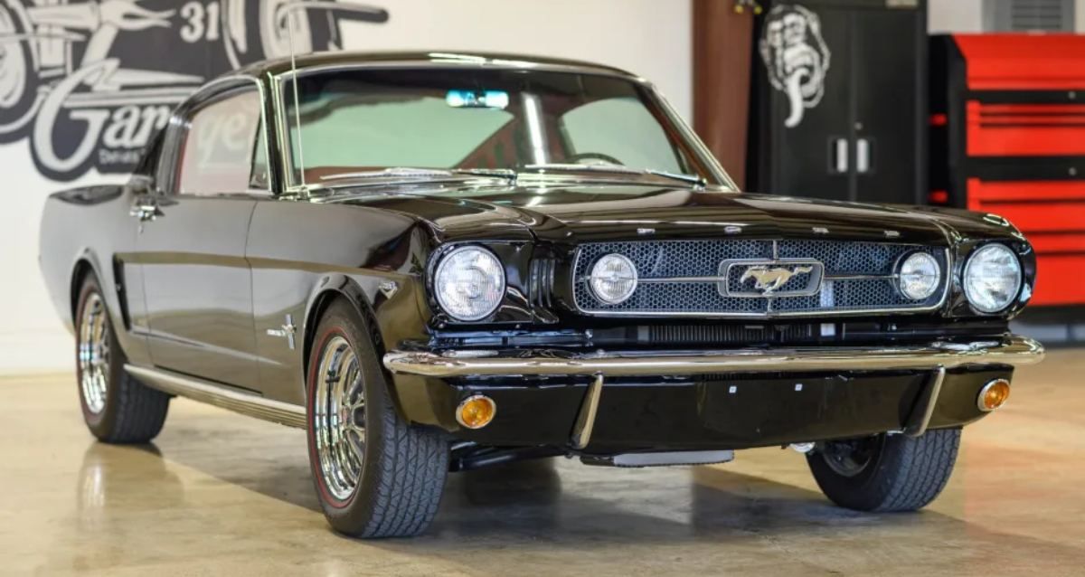 10 Classic Muscle Cars To Consider Instead Of The Ford Mustang