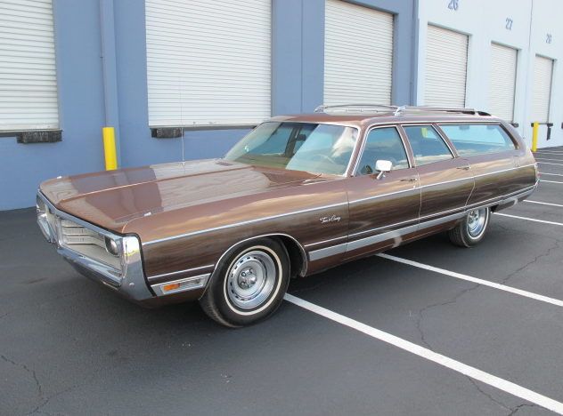 1972 Chrysler Town & Country Stations Wagon