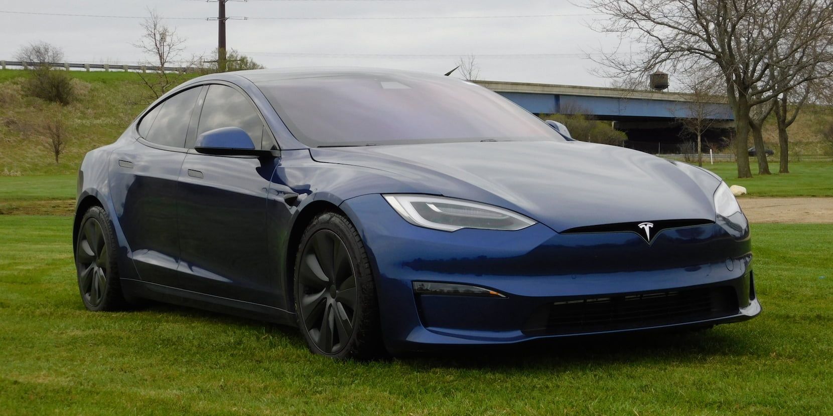 2021 Tesla Model S Plaid 2 Cropped (1)