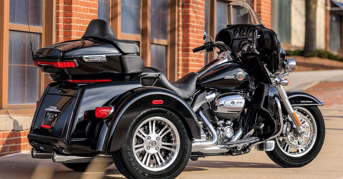 2018 Harley-Davidson Trike Tri Glide Ultra Buyer's Guide: Specs, Photos,  Price