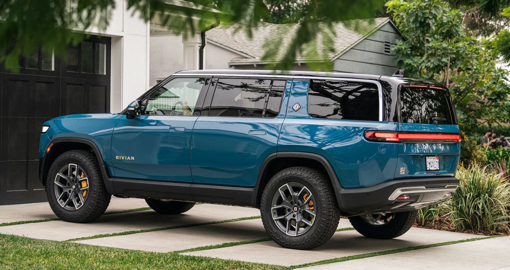 2022 Rivian R1S All-Electric Full-Size Off-Road SUV 
