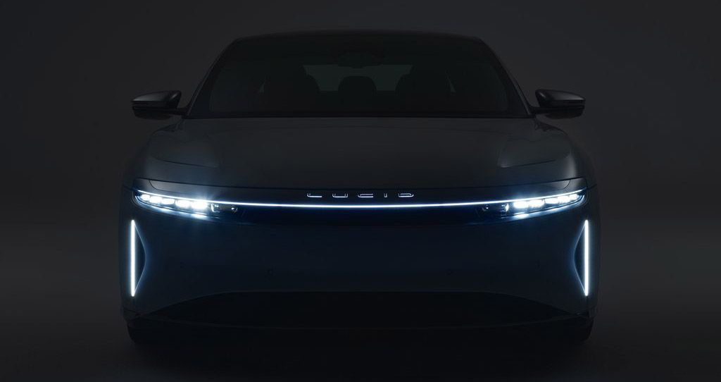 2022-lucid-air-grand-touring-front-view