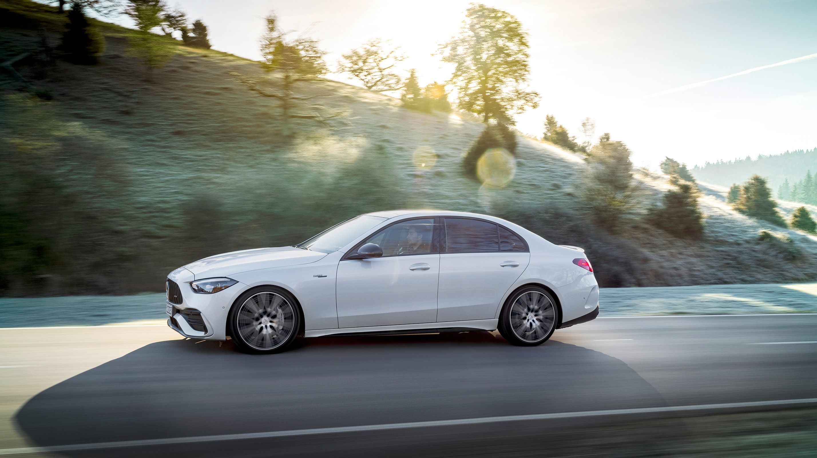 2023-AMG-C43-SEDAN-FMG-001-WP