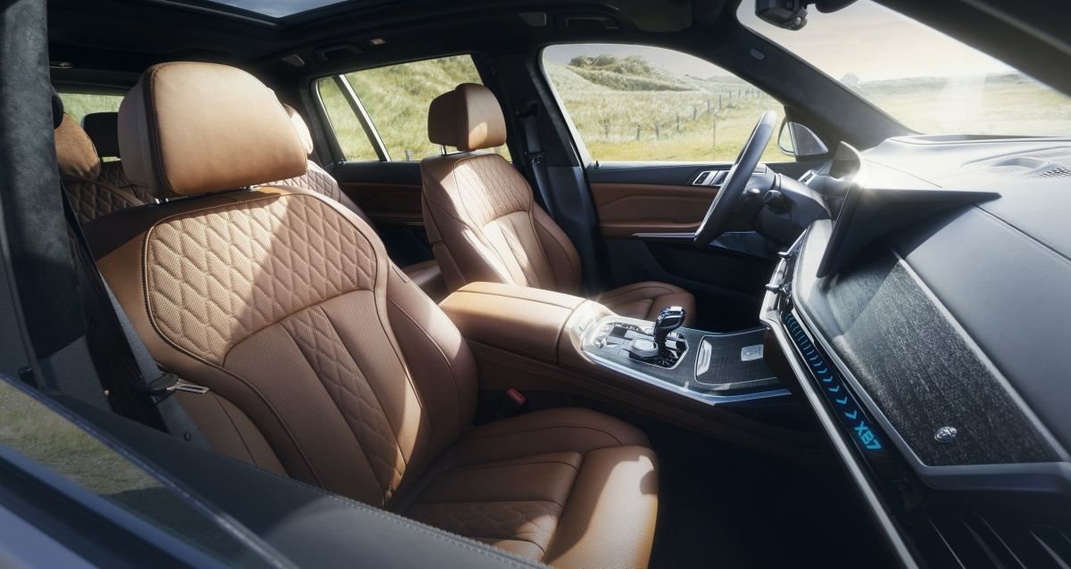 2023 BMW Alpina XB7 Interior seats