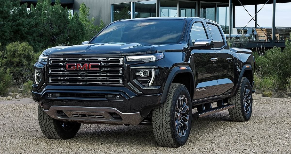 Why We'd Pick The 2023 GMC Canyon Over The 2023 Ford Ranger