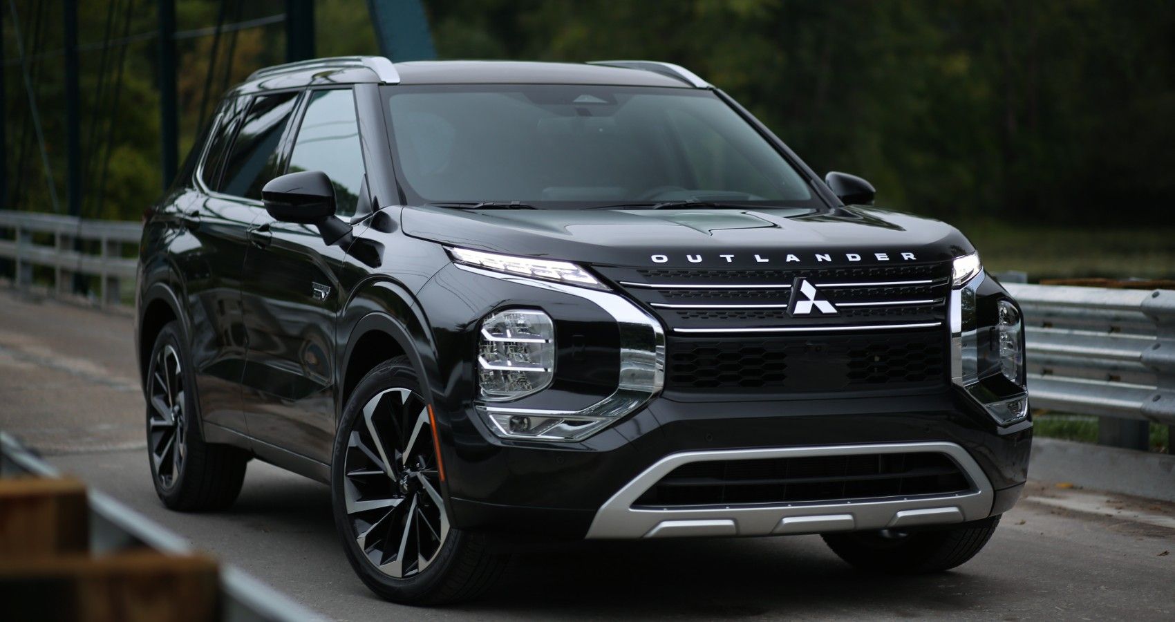 Here’s Why You Can’t Ignore The 2023 Mitsubishi Outlander PHEV SUV