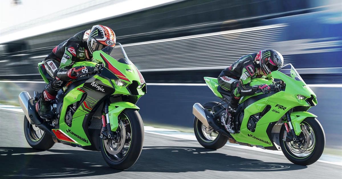 2023-Ninja-ZX-10R-and-zx-10rr-action-1
