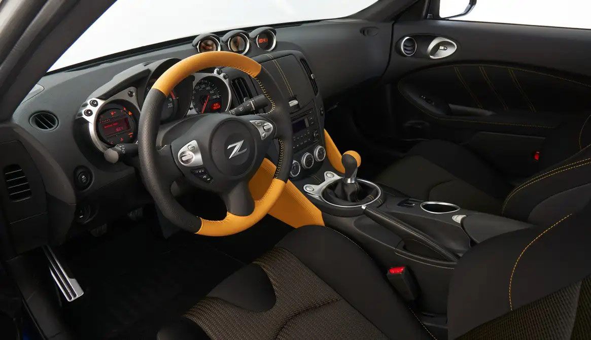 2023-Nissan-370Z-Interior----Orange-and-Black