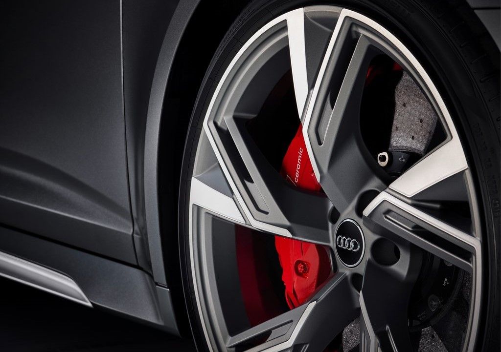 Audi-RS6_Avant-2020-Brakes