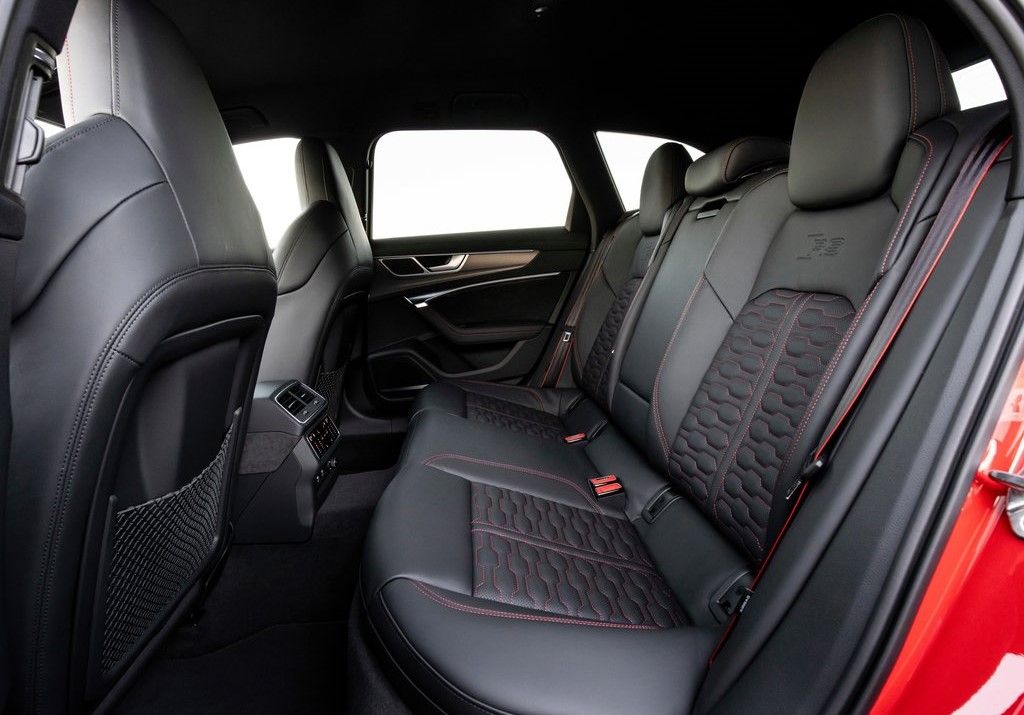 Audi-RS6_Avant-2020-Rear Seats