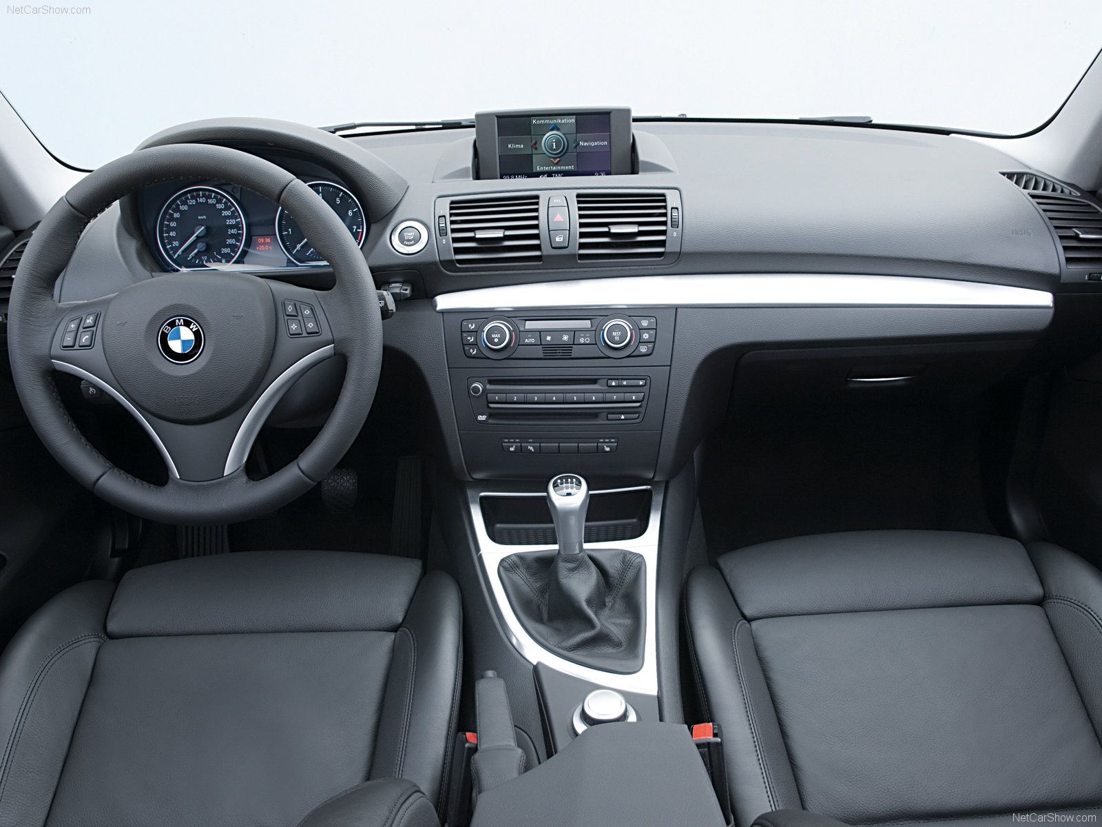 BMW 135i, cabin interior