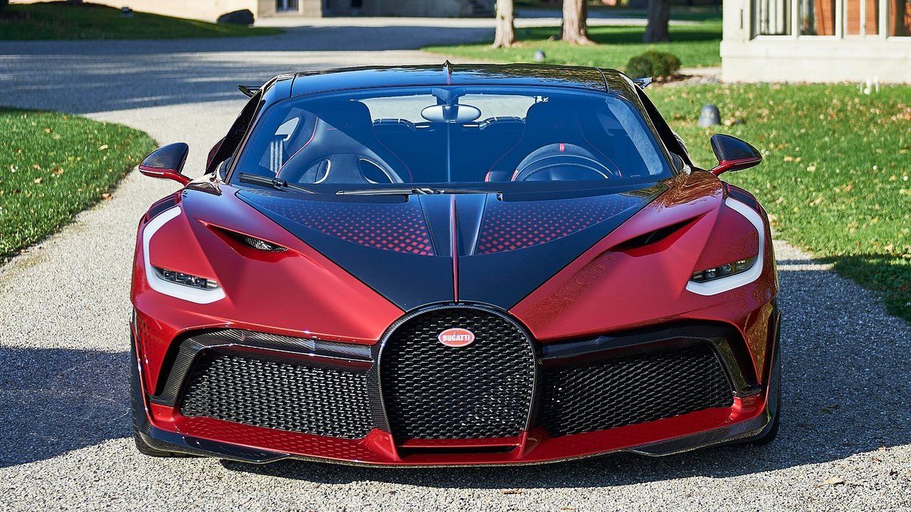 Bugatti-Divo_Lady_Bug-2020-Front High