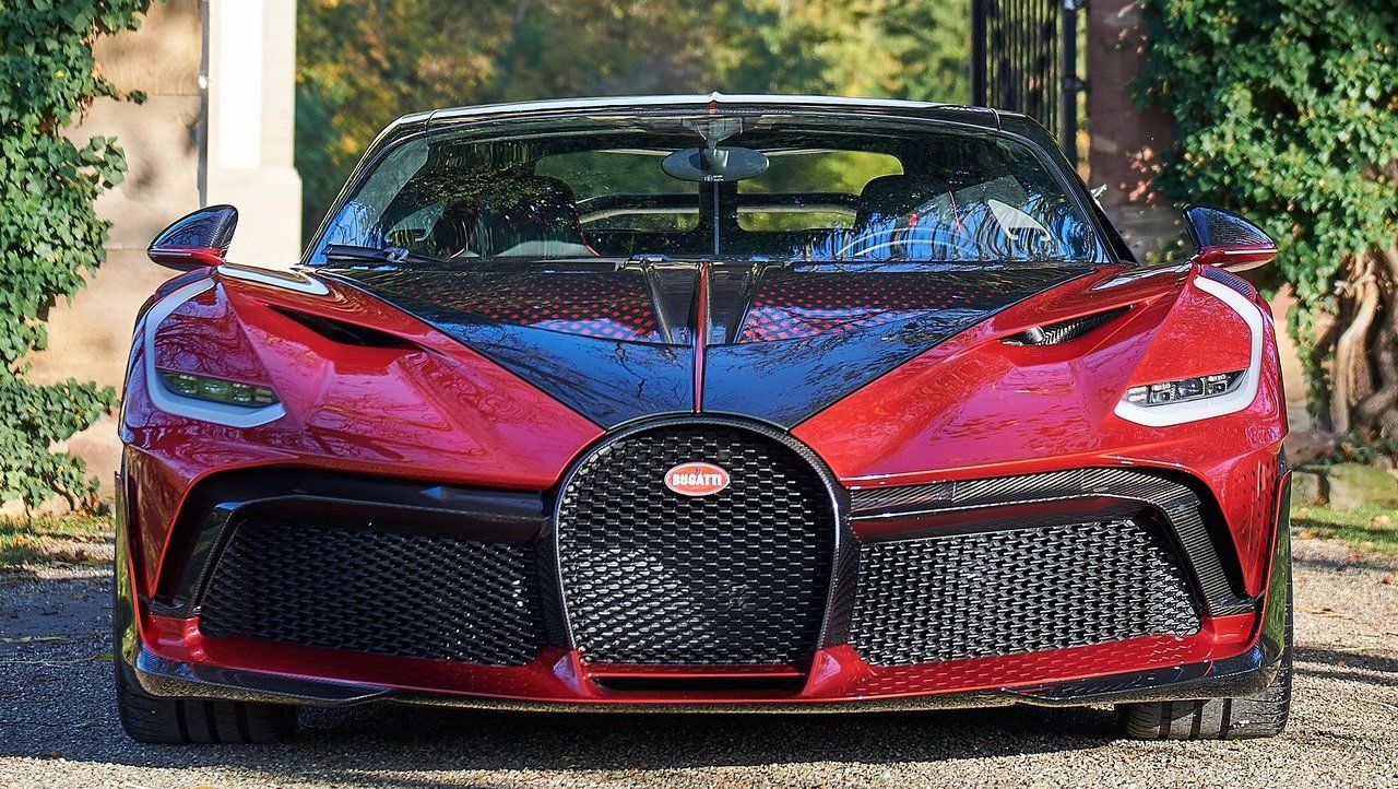 Bugatti-Divo_Lady_Bug-2020 Low Front