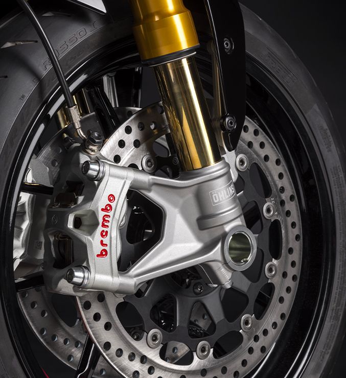 Ducati-Monster-SP-MY23-overview-carousel-imgtxt-01-677x740