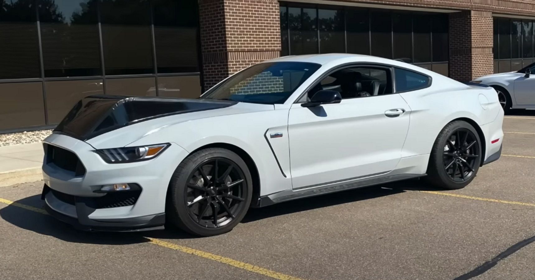 A Ford Mustang test mule may house the Megazilla engine
