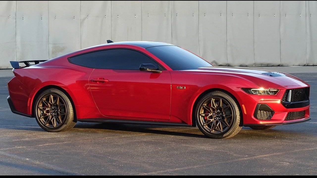 Ford-Mustang_GT-2024-Side