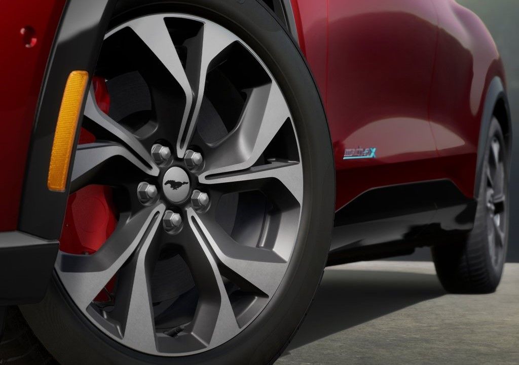 Ford-Mustang_Mach-E-2021-Wheels