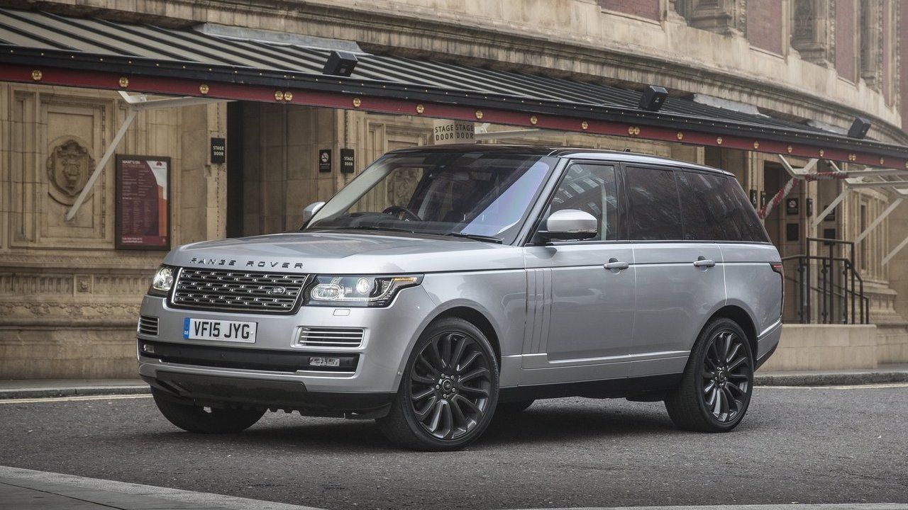 Silver Land_Rover-Range_Rover_SV_Autobiography-2016 on the road