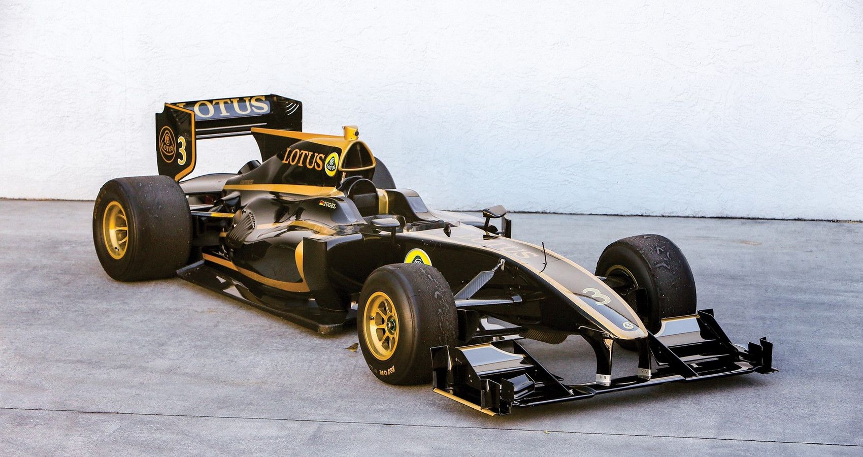 10 Fast Cars You Have To Be A Pro Driver To Handle