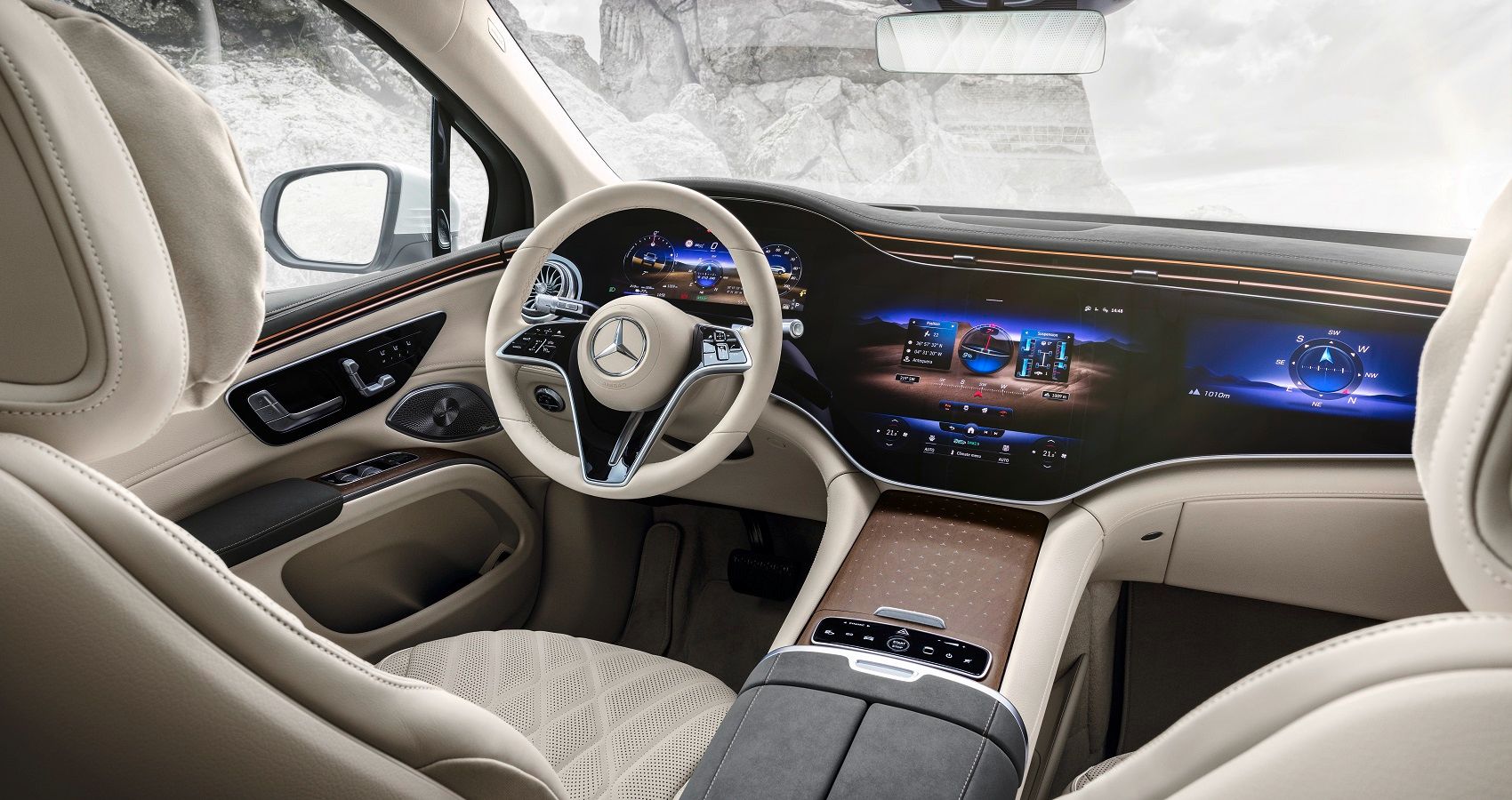 Mercedes Benz EQS SUV interior dash