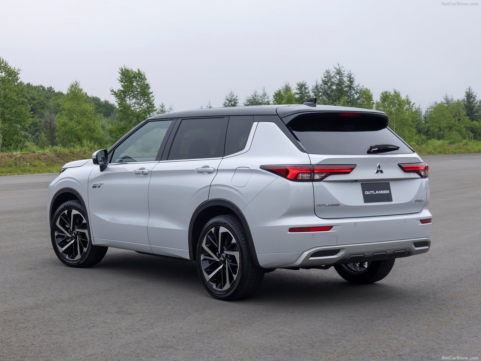 Here’s Why You Can’t Ignore The 2023 Mitsubishi Outlander PHEV SUV
