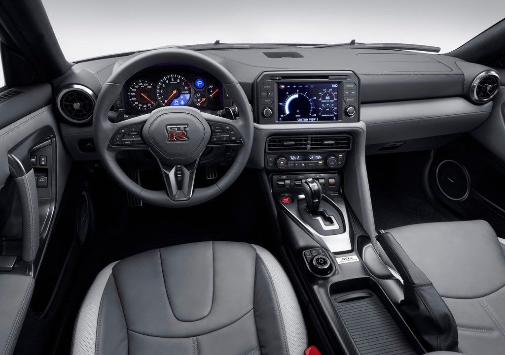 Nissan-GT-R_50th_Anniversary_Edition-Interior