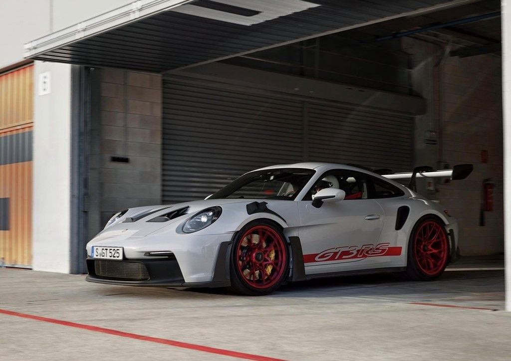 May the downforce be with you: taming the Porsche GT3 RS