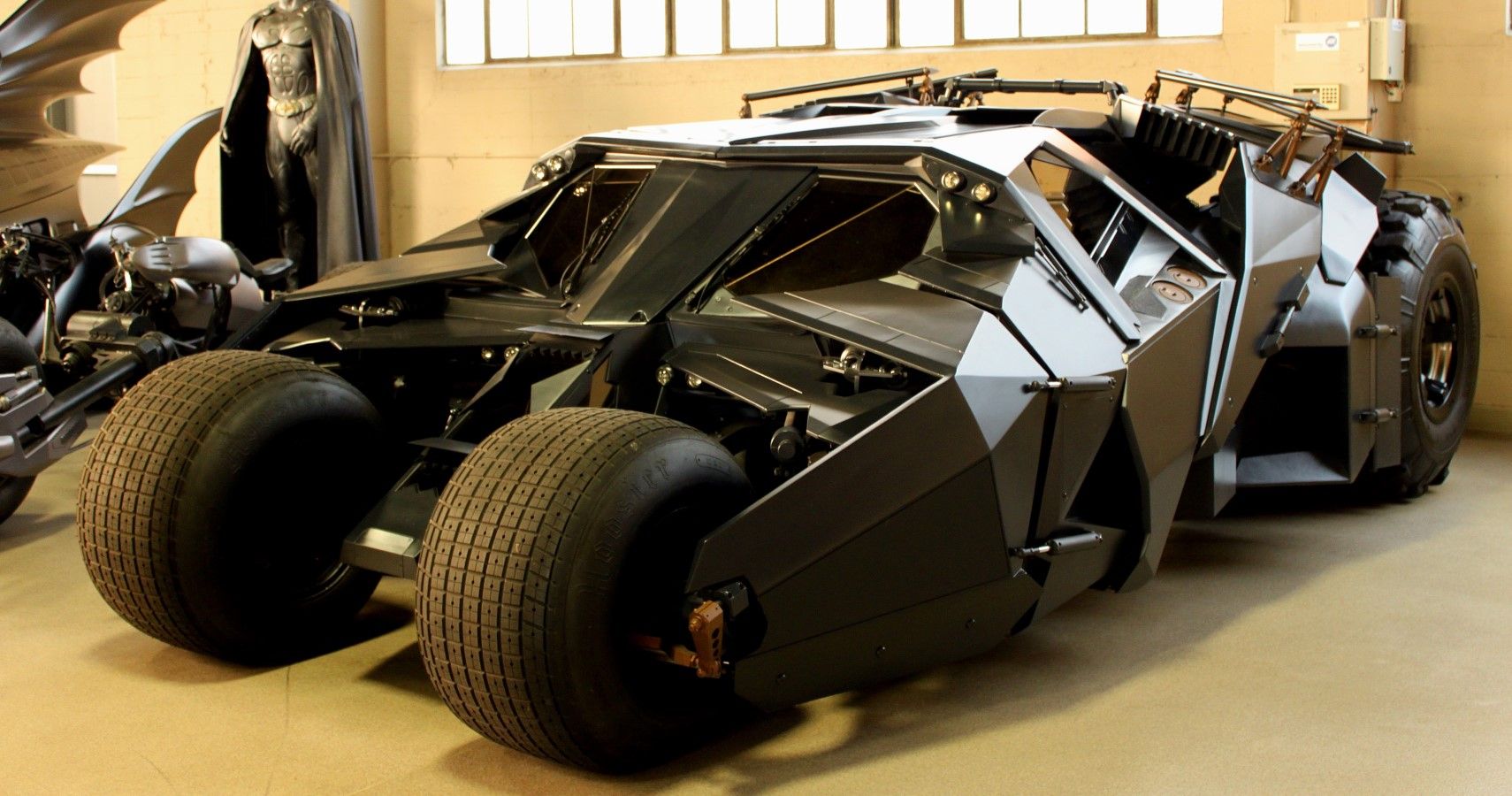skære halt episode Here's How Much It Cost To Build The Stealthy And Badass Tumbler Batmobile