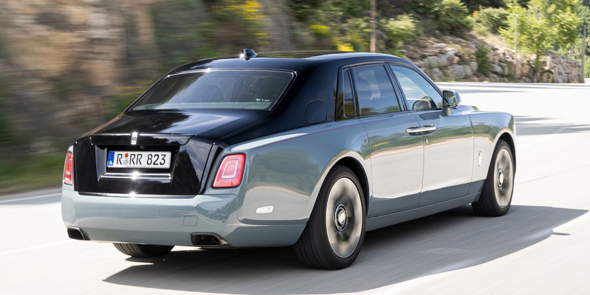 A Guide To Buying A 2023 Rolls Royce Phantom (Series II)