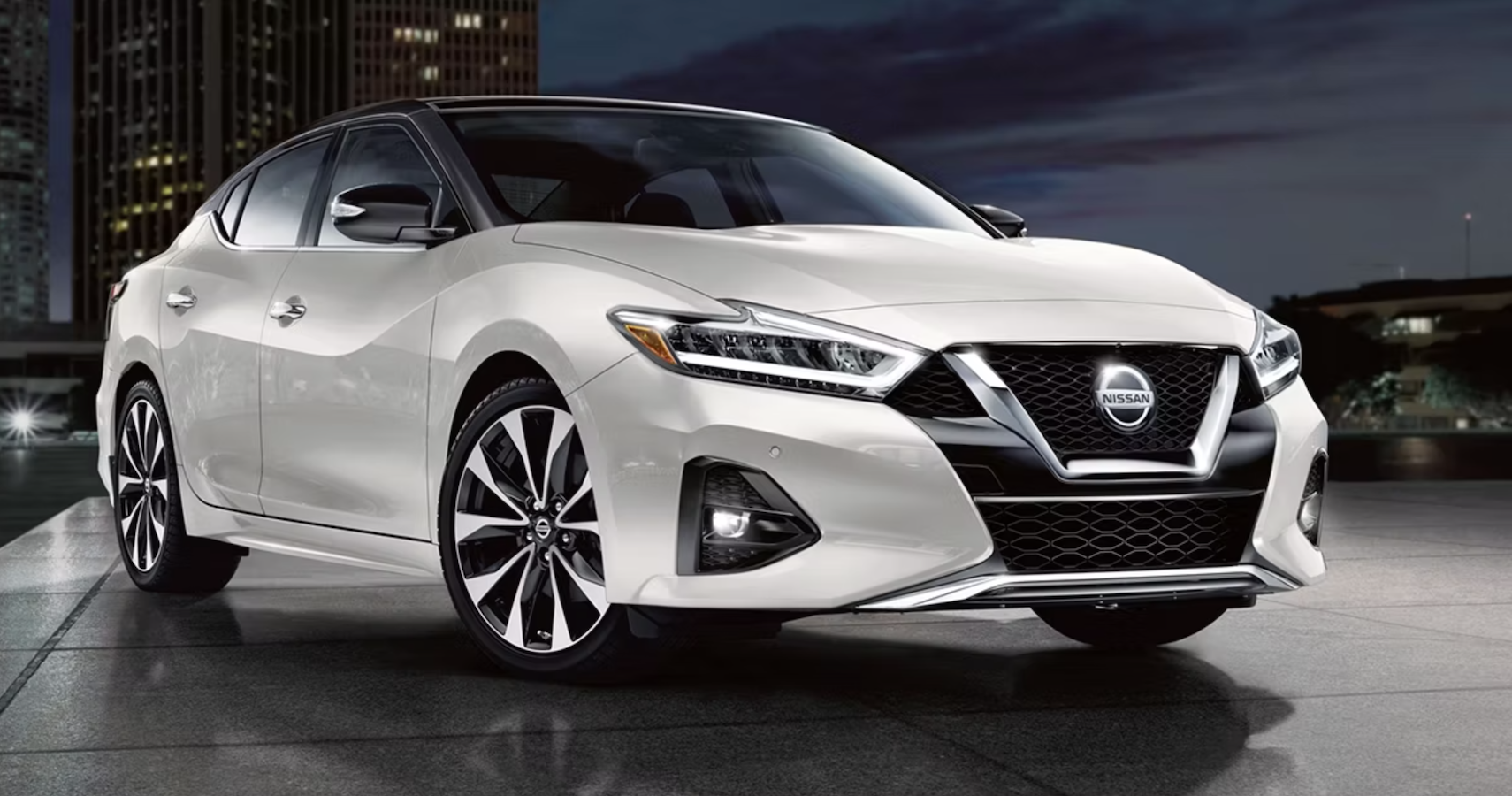 2022 Nissan Maxima On Road Front Right View 