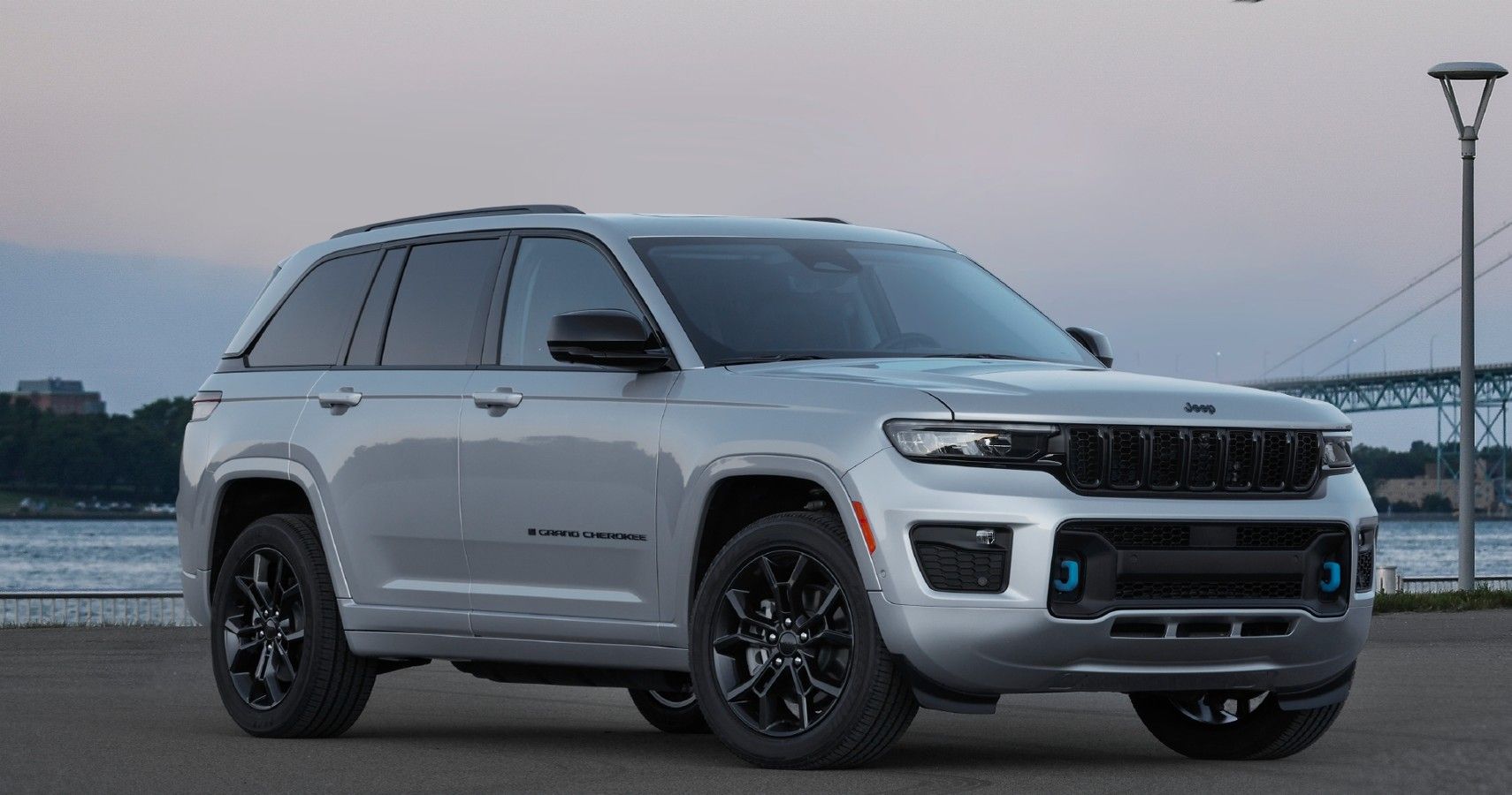 Here's Why You Should Consider Buying The 2023 Jeep Grand Cherokee 4xe 30th Anniversary Edition