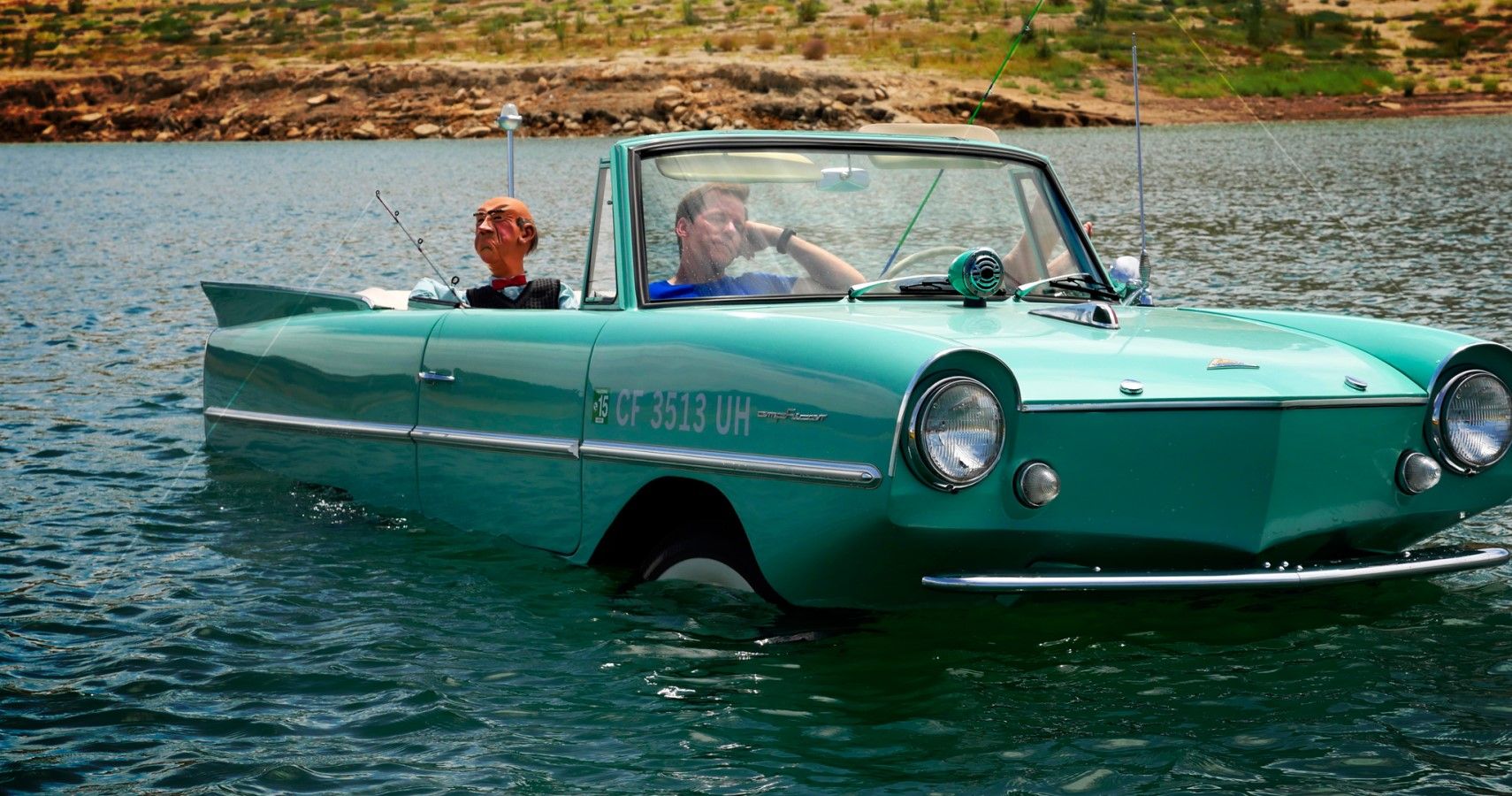 Jeff Dunham's Amphicar Driving On Water