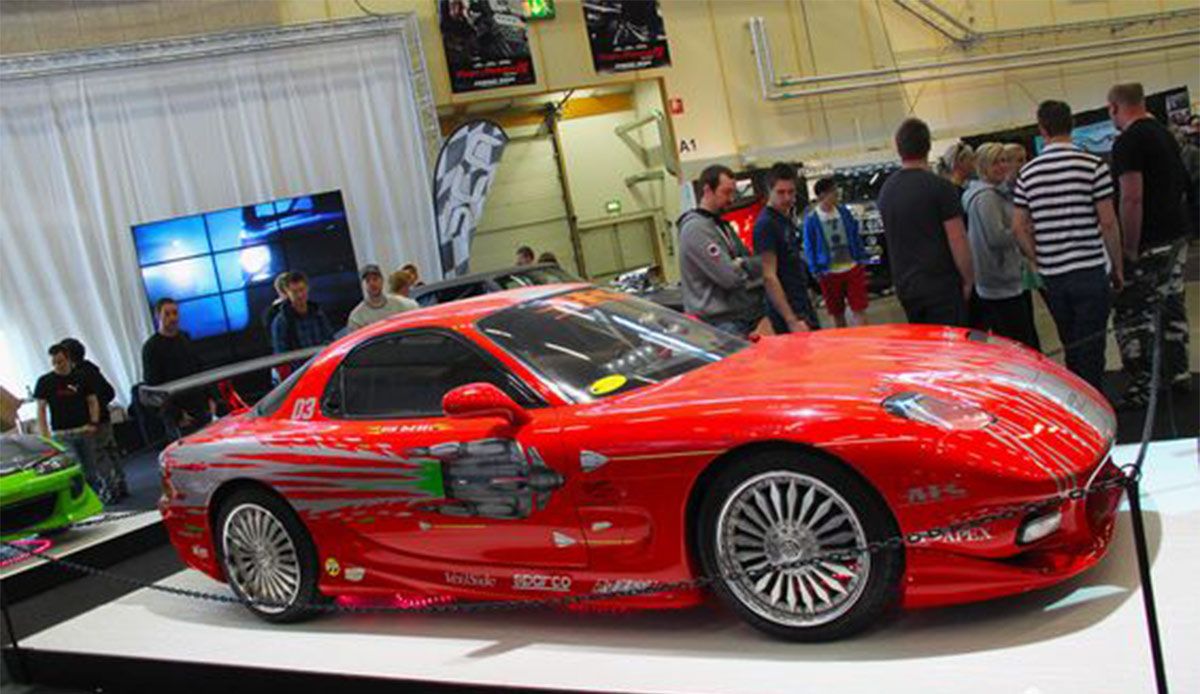 om’s-(Vin-Diesel)-Fast-&-Furious-Mazda-RX7-(Red)-–-Side-Angle