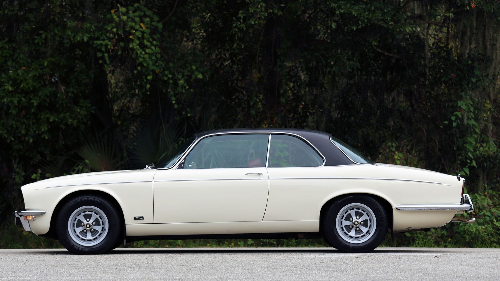 White 1976 Jaguar XJ12C on the driveway