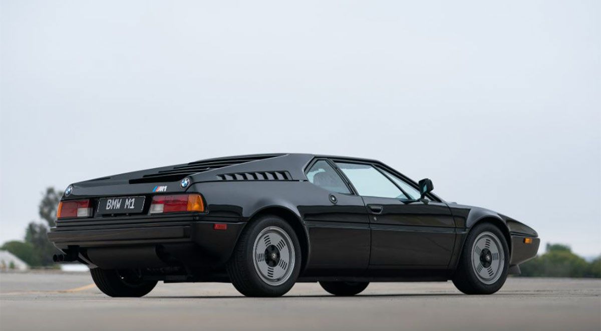 1981-BMW-M1-(Black)---Front