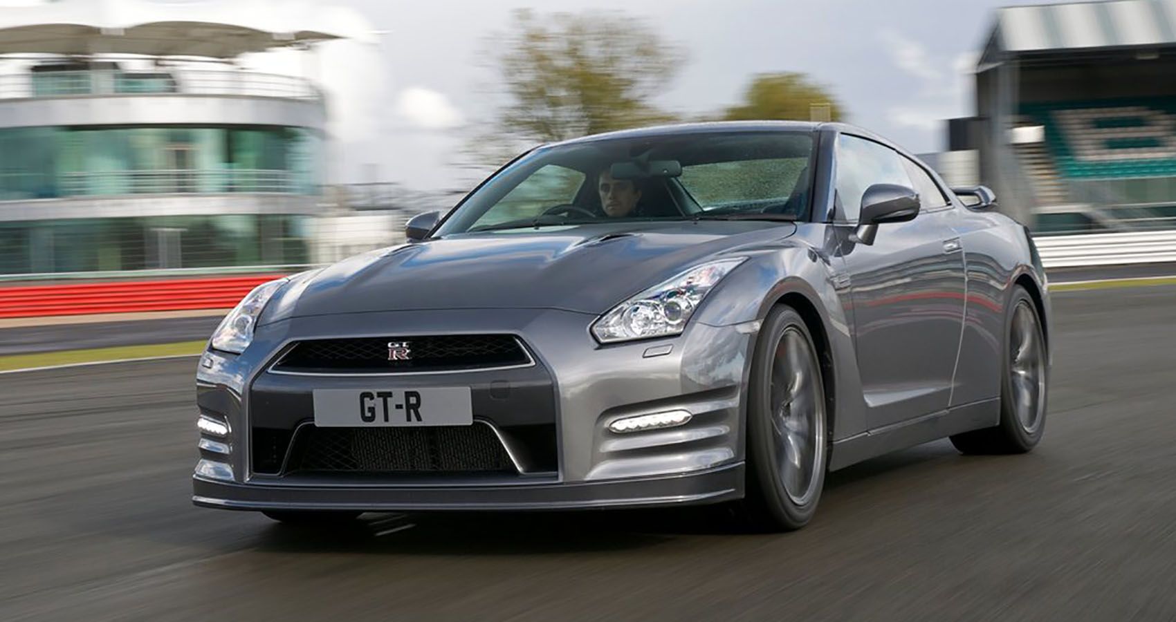 2012-r35-nissan-gt-r-exterior-front-angle