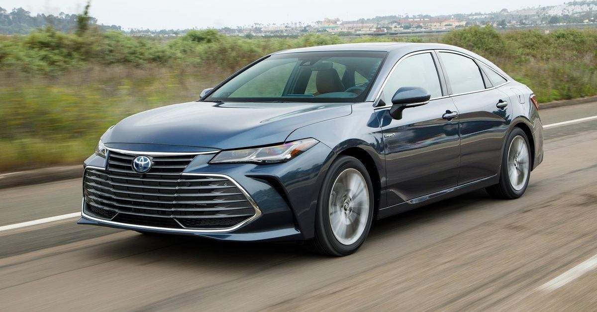 2019 Blue Toyota Avalon front view 