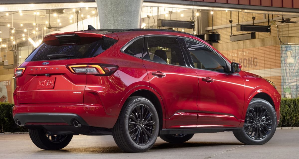 Here's How The 2023 Ford Escape Grows Up To Rival The Honda CRV