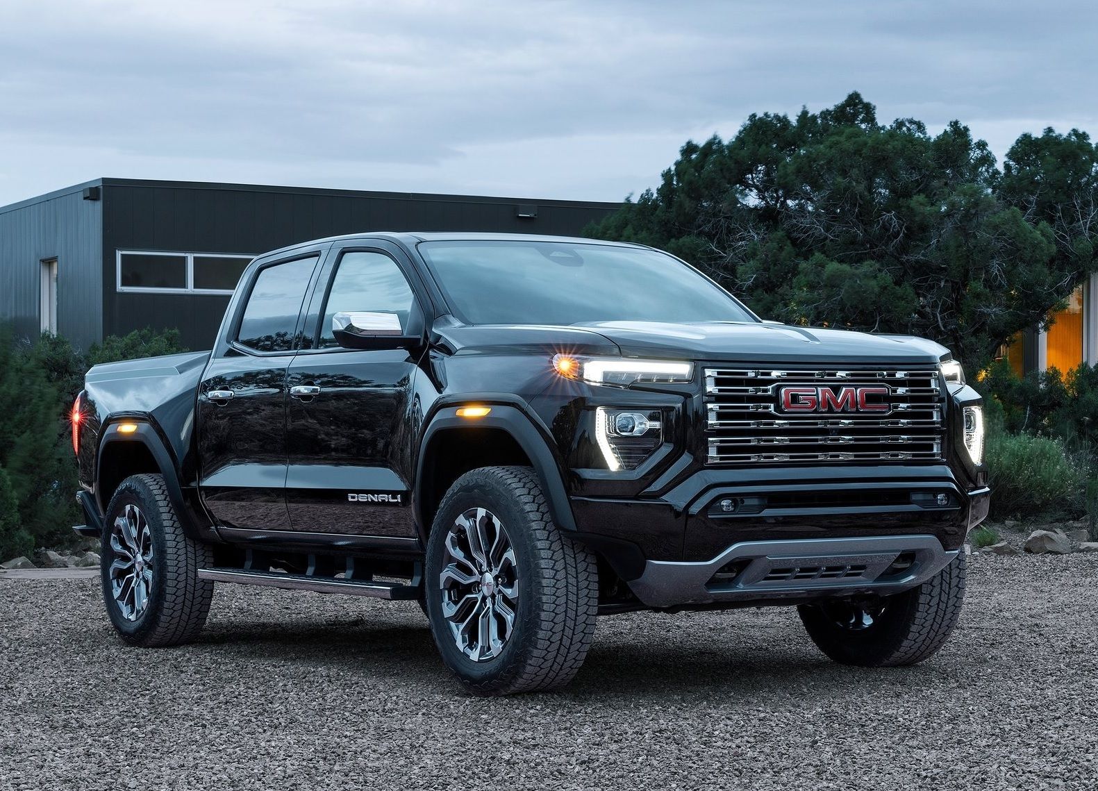 10 Reasons Why You Should Consider Buying The 2023 GMC Canyon