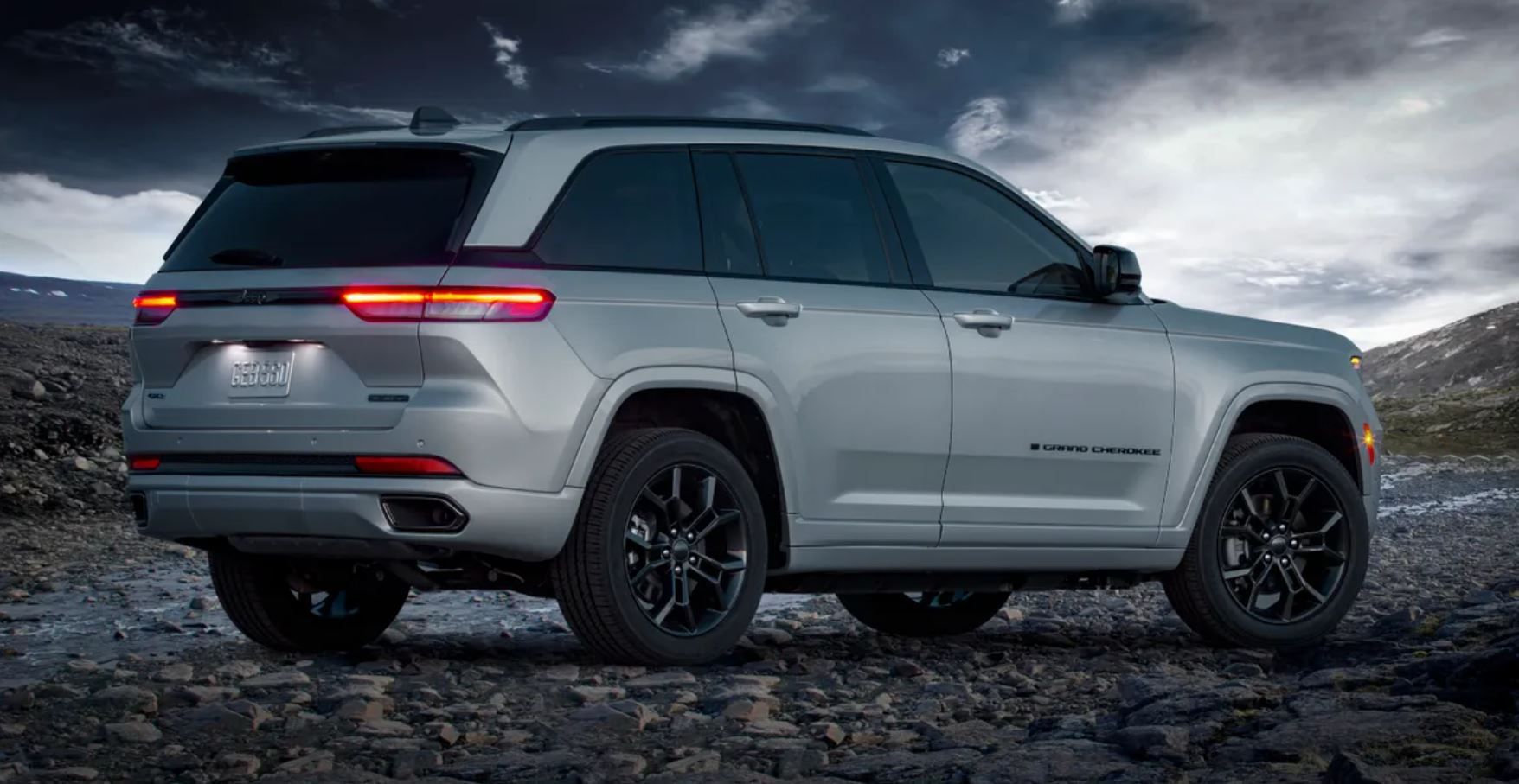 2023 Jeep Grand Cherokee 4xe 30th Anniversary Edition11