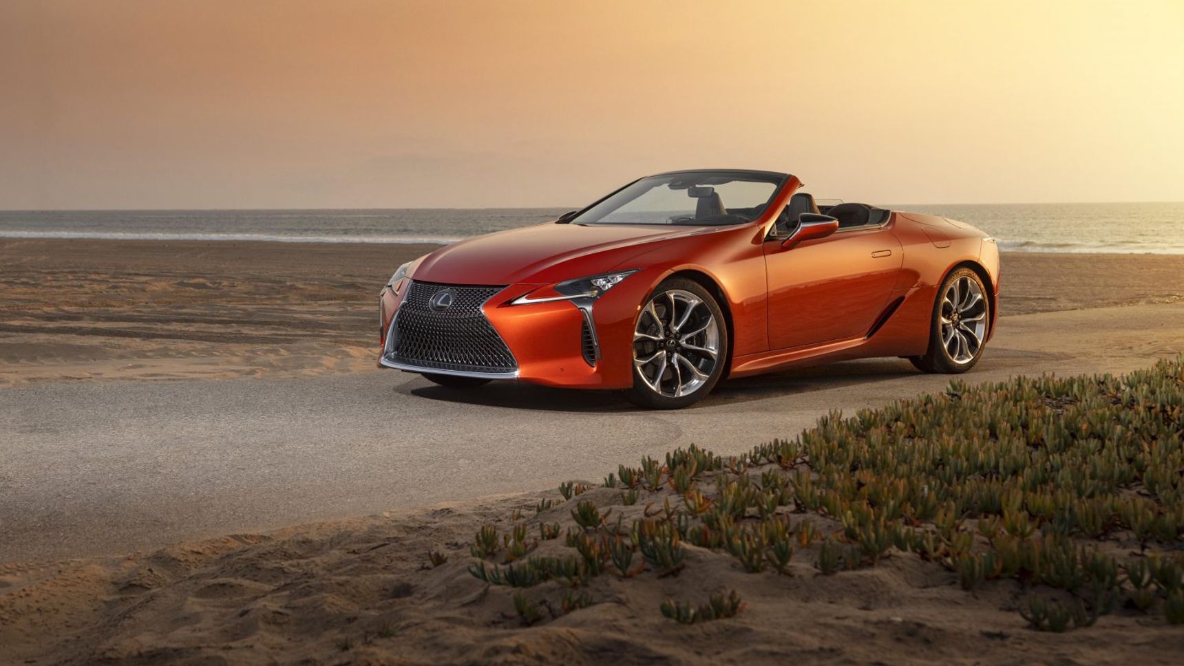 2023_Lexus_LC_Convertible Front Side View